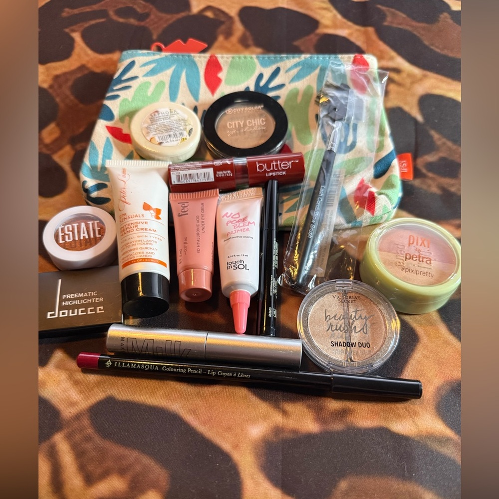 Makeup bundle with Ipsy cosmetic bag- see pics for details